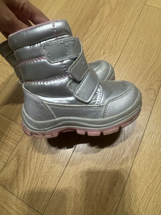 Продам зимние сапоги для девочки