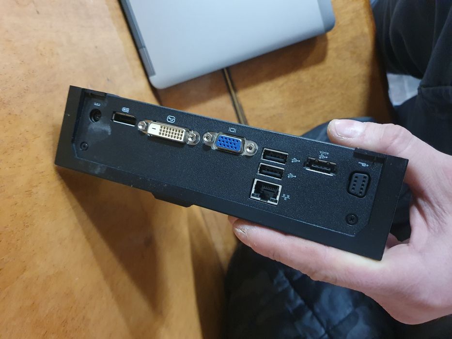 Продавам Docking Докинг станция за лаптоп Dell
