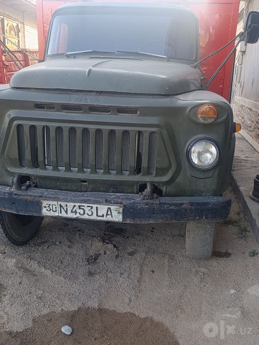 Gaz 53 sotiladi.