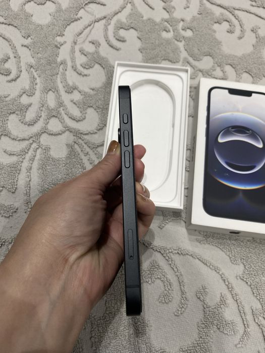 iphone 16 e чёрный Срочно!Идеал!!