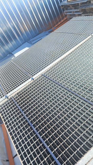 Grătare zincate 125x136x4