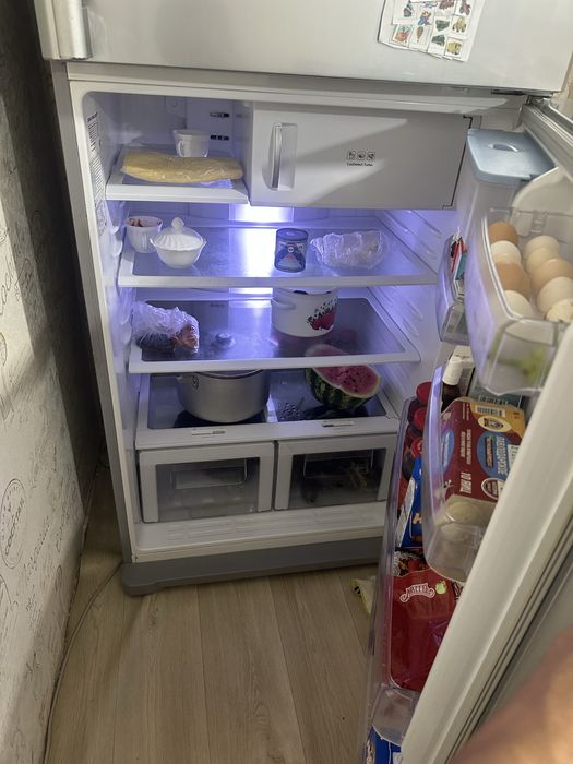 Продам холодильник самсунг