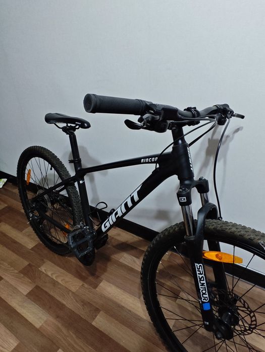 Велосипед Giant.