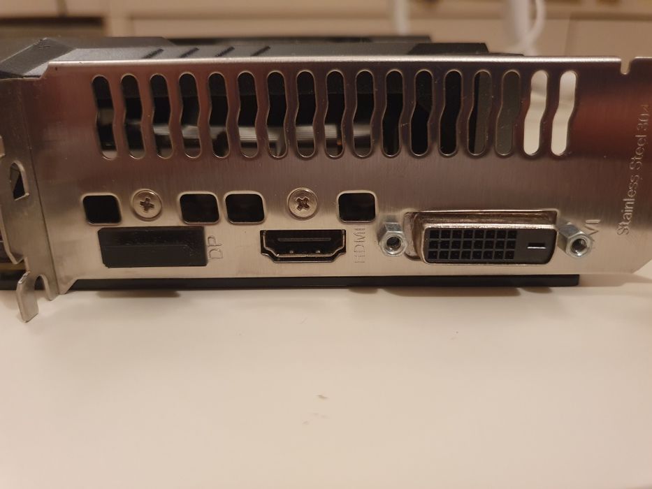 GTX 1650 4GB VRam - Asus Tuff Gaming