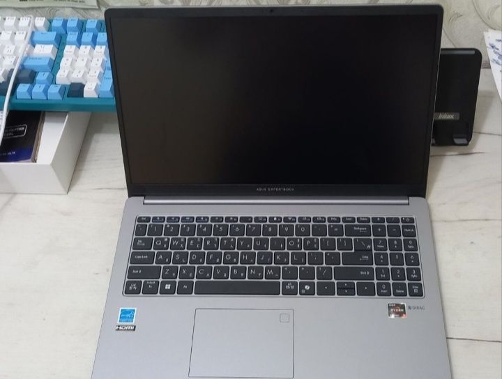 Asus ExpertBook | Ryzen 5-7535HS (6 yadro) | 8GB DDR5 | Karobka bor