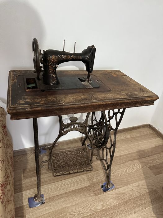 Masina de cusut Junker & Ruh