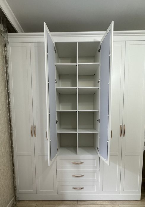 Продаеться шкаф