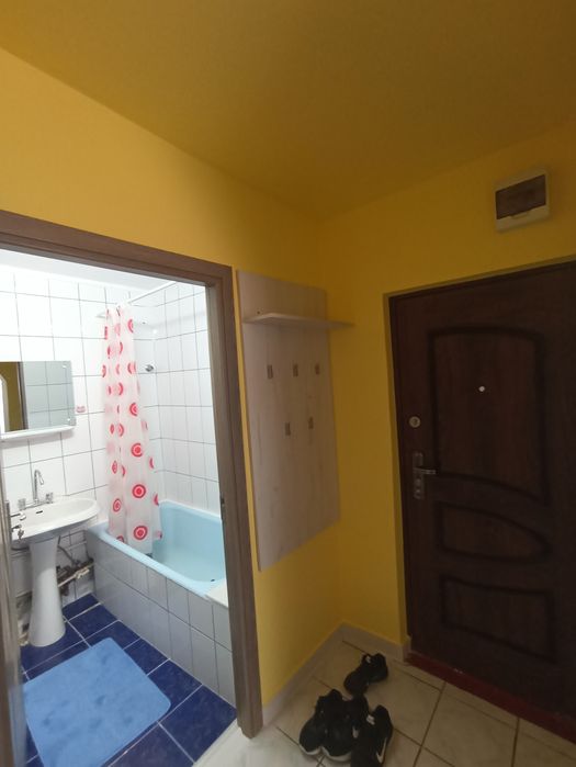 Închiriez Garsoniera