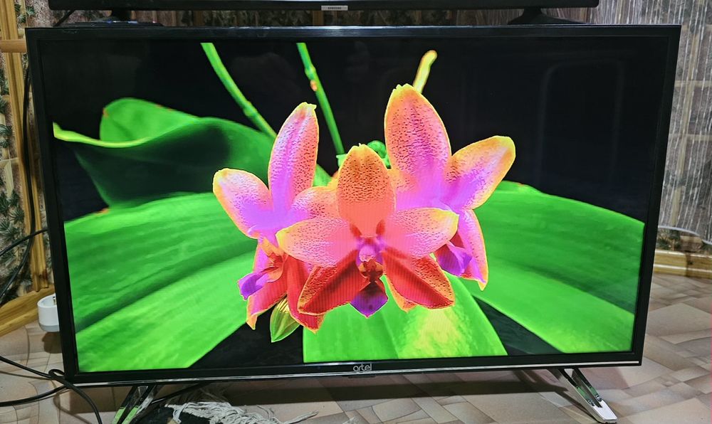 Продам телевизор Артел ,Смарт тв 32дюйма