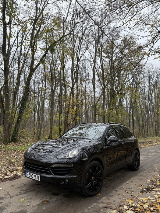 Porsche Cayenne 2014 panoramic