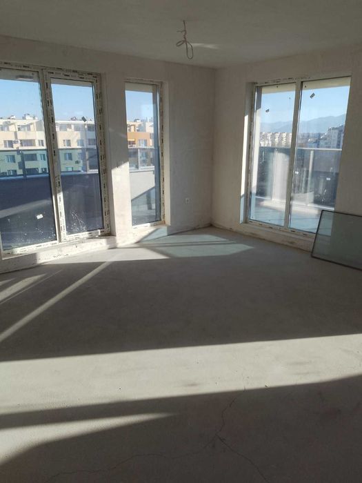 Продава се Тристаен апартамент в с. Брестник, Област Пловдив - 145 кв.м за 12 €/кв.м - Снимка #7