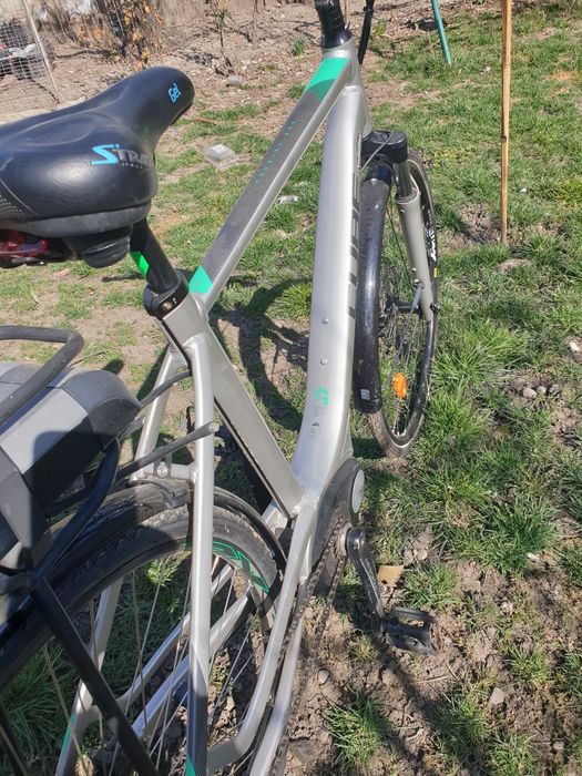 Bicicleta electrica hybrid Cube