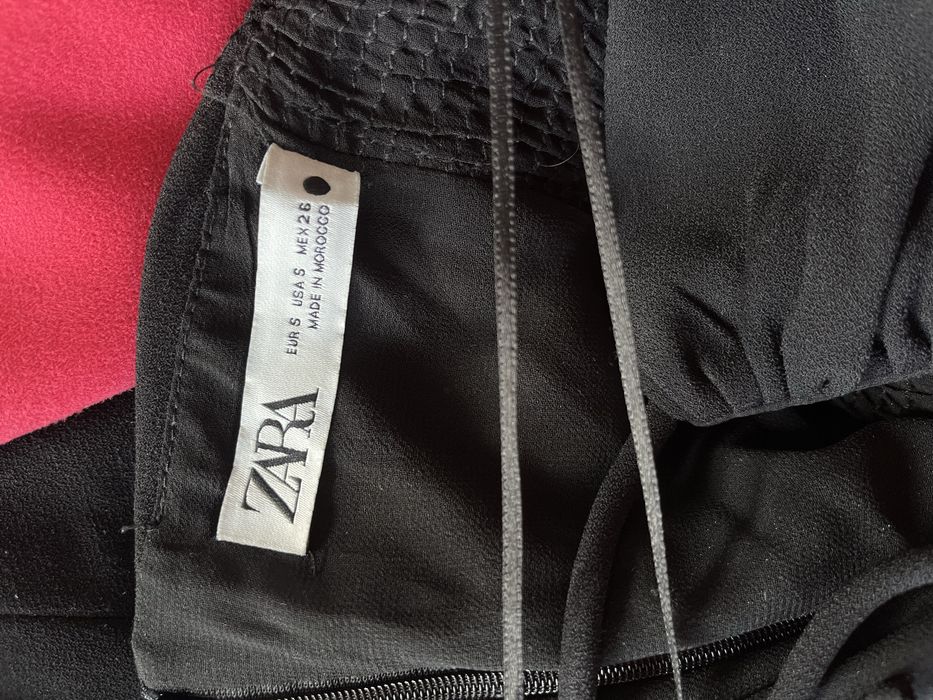 Черна рокля Zara