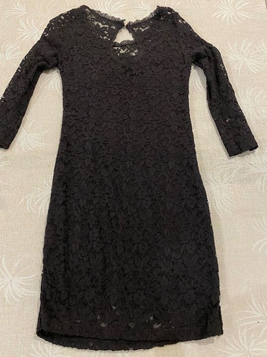 Черна дамска рокля