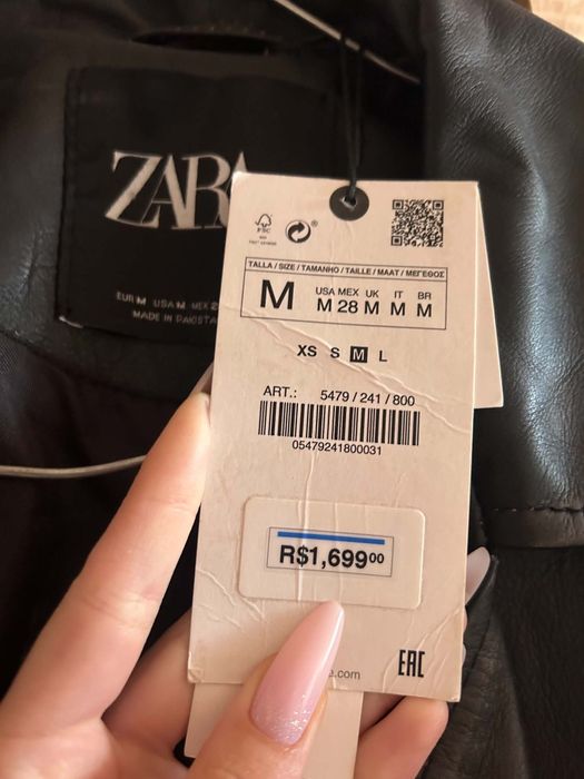 Vând Geaca Zara noua