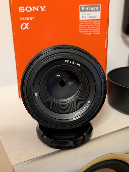 Sony FE 50mm f/1.8 cu accesorii