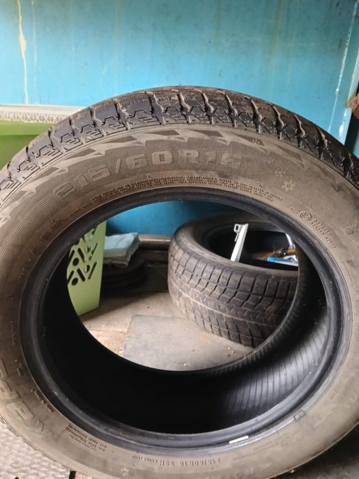 Зимние шины  215/60/16