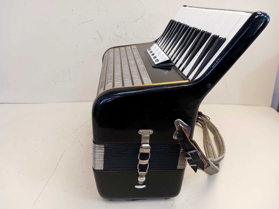 Acordeon Weltmeister 60 de bas