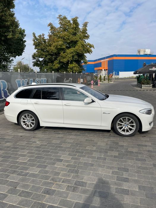 Vând BMW 520d F11