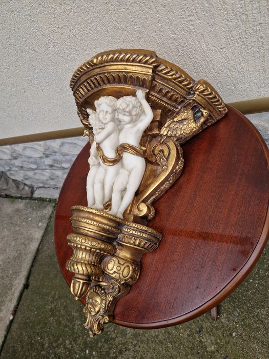 Стара уникална антикварна френска конзола за стена