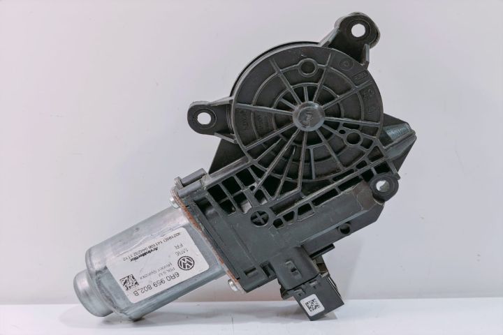 Motoras Macara  Dreapta Fata  6R0959802B Volkswagen VW Polo a 5-a gen