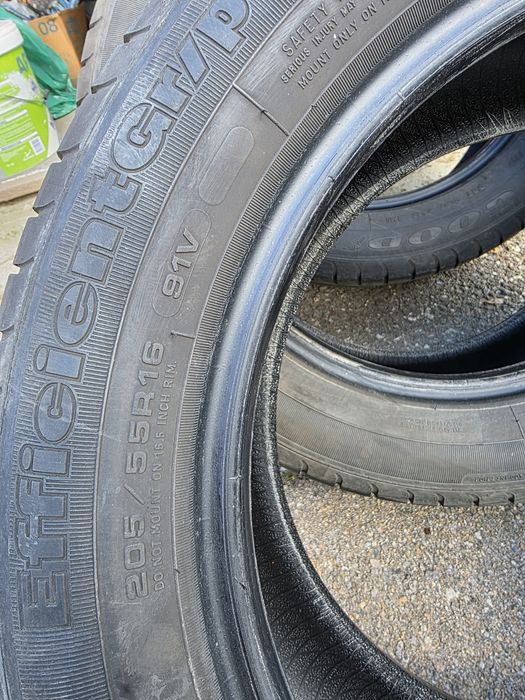 Anvelope vara 205/55R16 Good Year pret toate 4