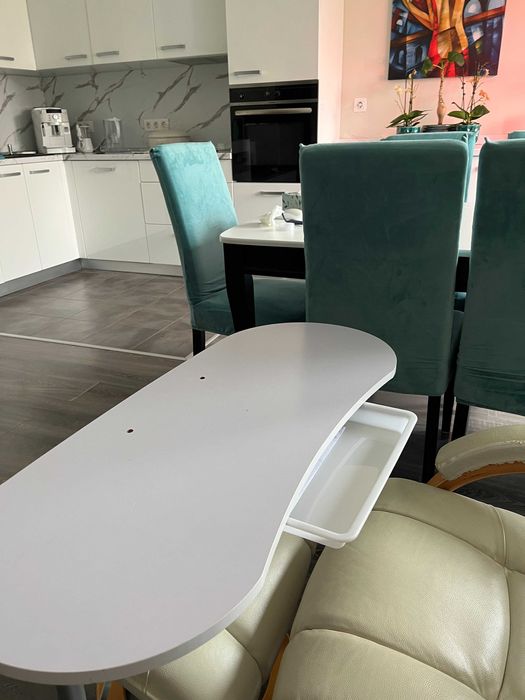 Масичка за деца ,маникюрист ,художник,и помощна за лаптоп