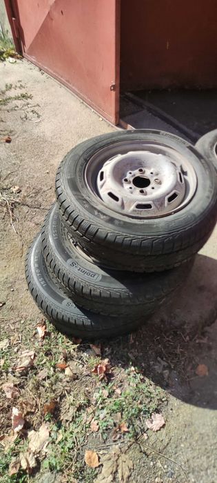 Продавам 4 бр. зимни гуми Point S – 155/70 R13