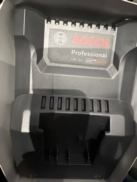 Filetanta cu percutie Bosch GSB 18V-110 C cu ac.4 ah -Noua