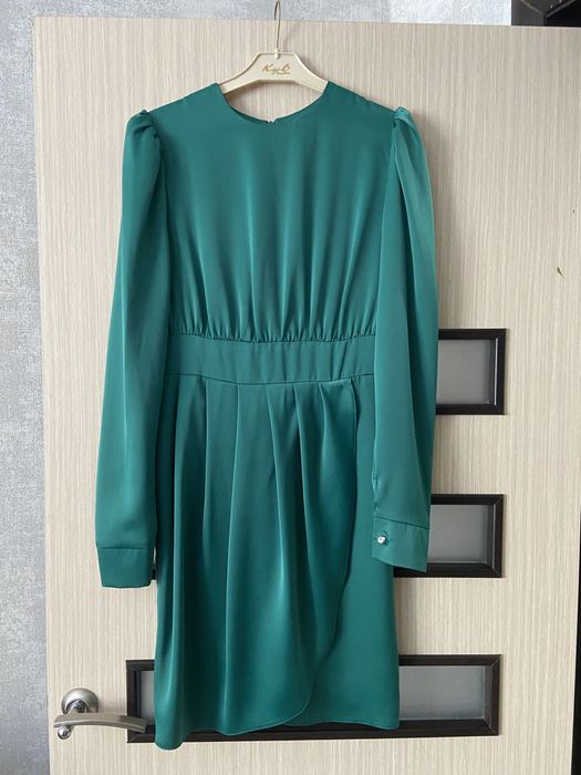 Продам платье нарядное