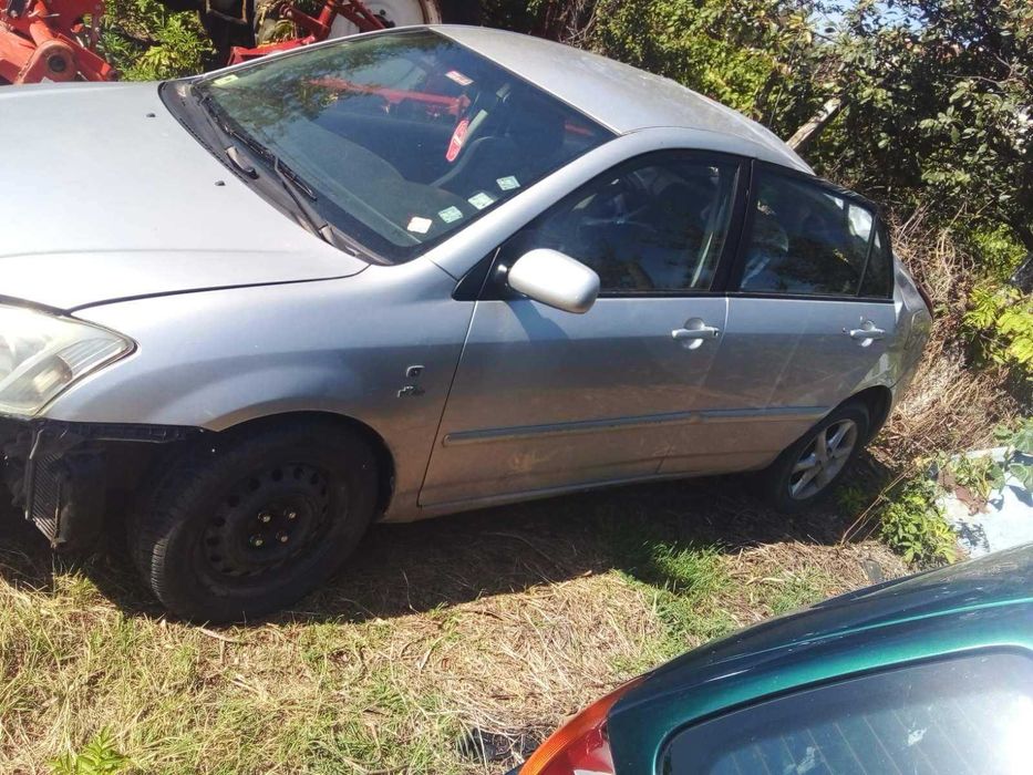 Тойота Корола на части или цяла