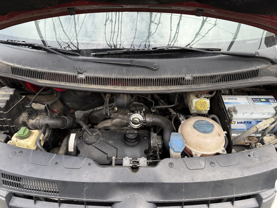Vand Volkswagen T5 1.9 TDI 2006