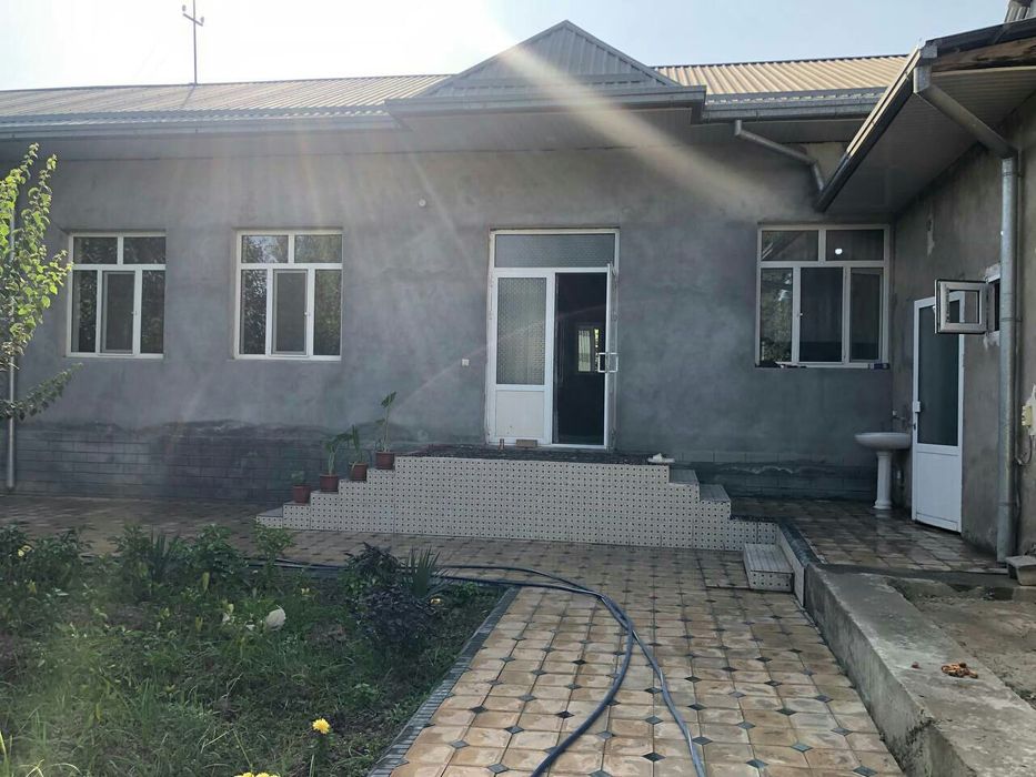 Хамма удобствала бор
Газ сув свет Дан муамо йок умуман 8 сотик , 4 хон