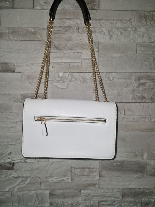 Оригинална чанта  guess