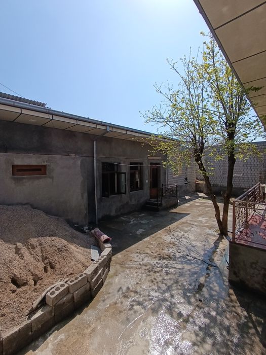 Uy sotiladi ipadrom olim polvonda