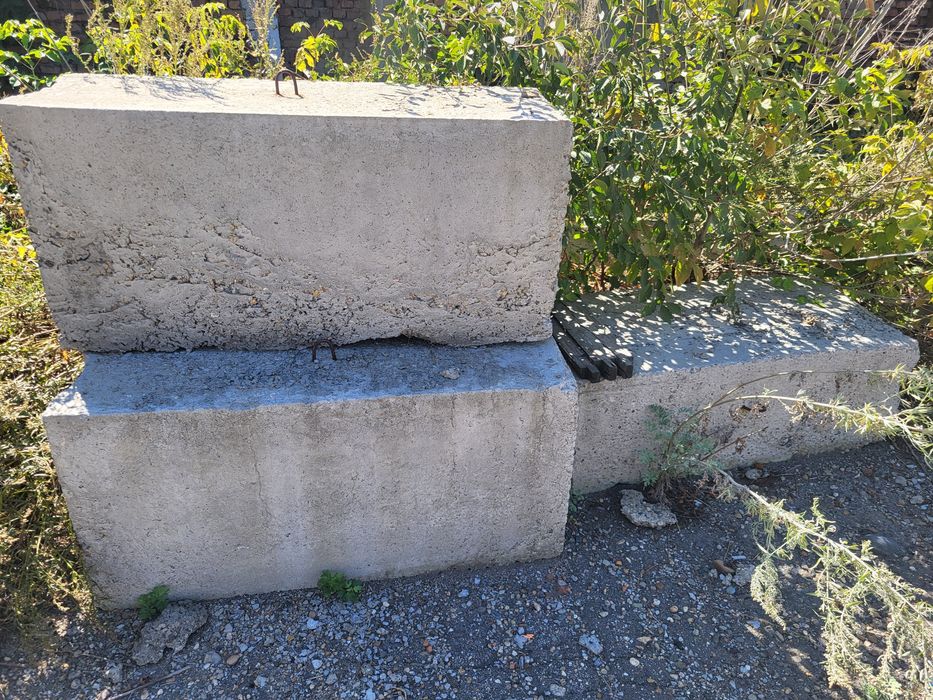 Продам Блоки, плиты,стеновые панели,перемычки,ступени