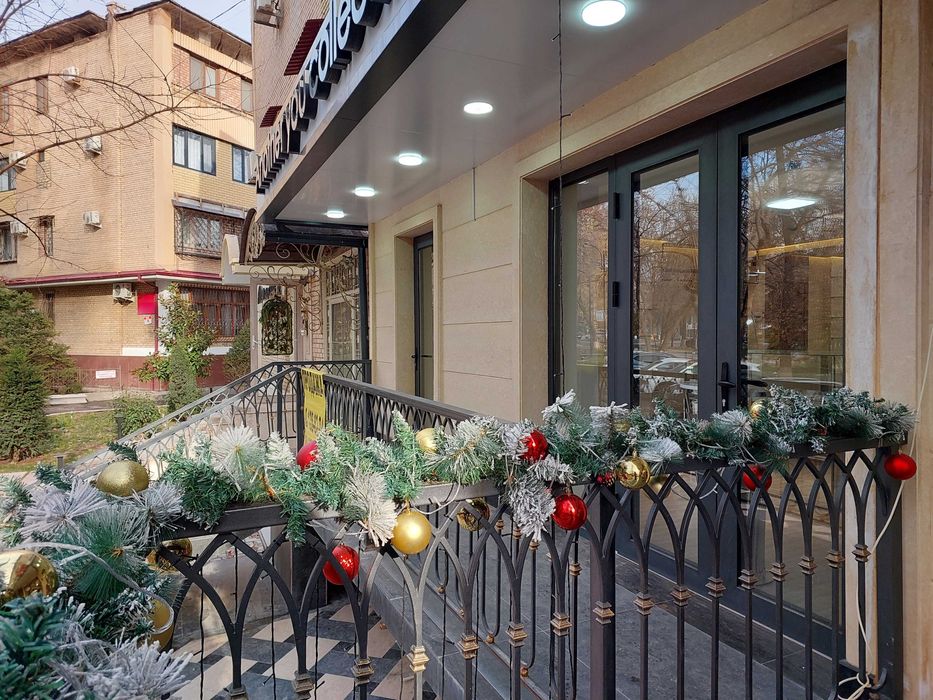 100 кв. Ц-1 Экопарк 64 школа Бутик Офис Салон Туризм Цветочный Магазин