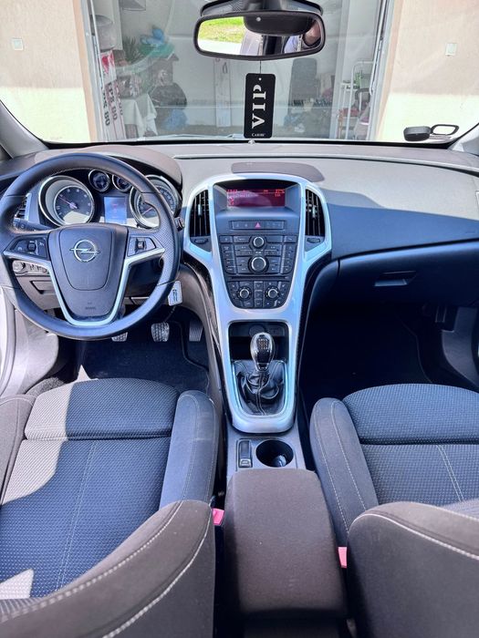 Opel Astra 2011.