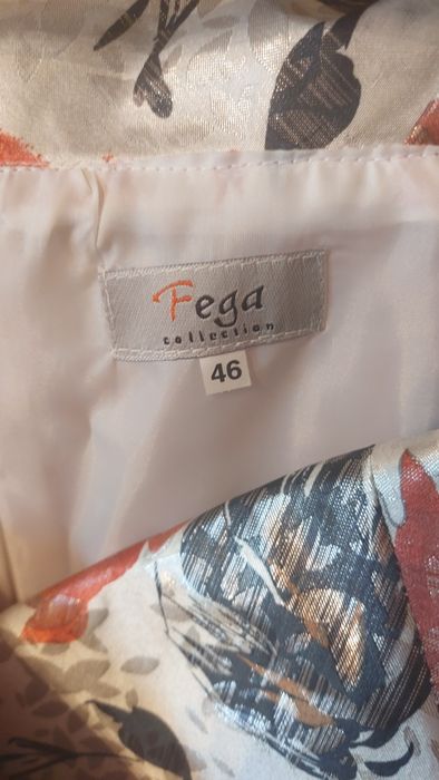 Costum damă format din două piese