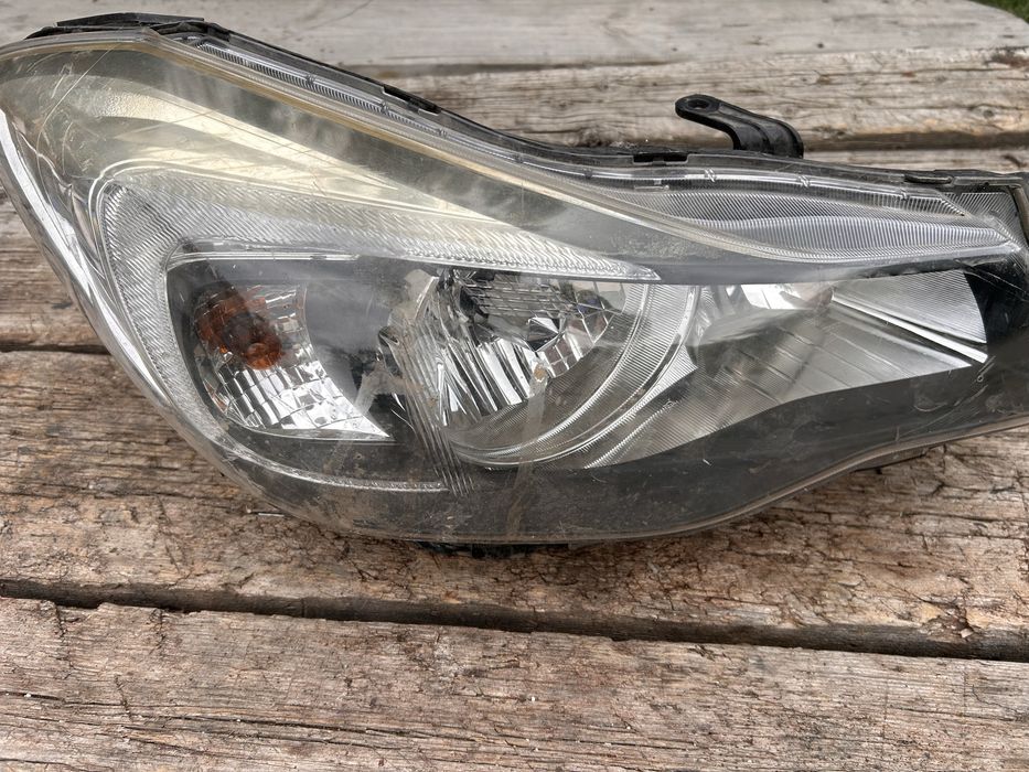 Продам фару Subaru Impreza