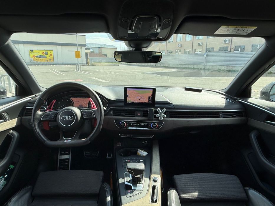 Audi A4 Limuzina