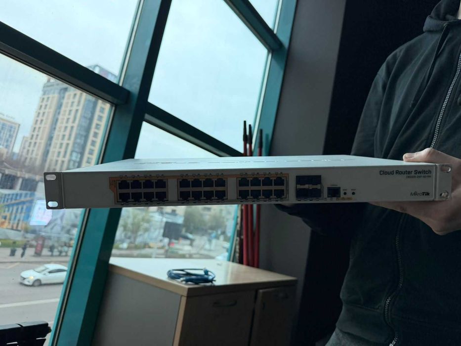 Коммутатор cloud router switch mikrotik crs328 24p 4s rm