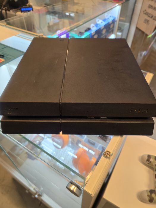 Play Station 4 в хорошем состоянии