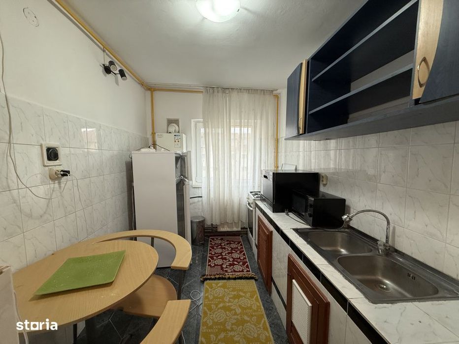 Apartament spatios, 2 camere, 42 mp utili, decomandat - Girocului — fotografia 3