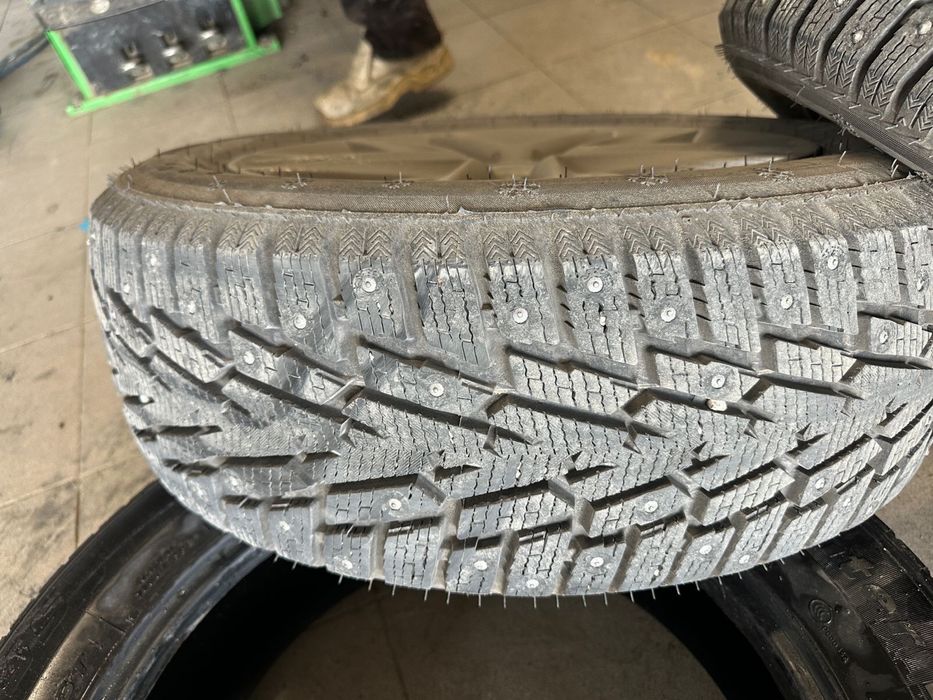 Покрышки 215/60/17