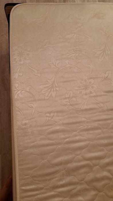 Отдам матрас 160х200