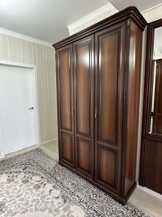 Продам шкаф дуб массив