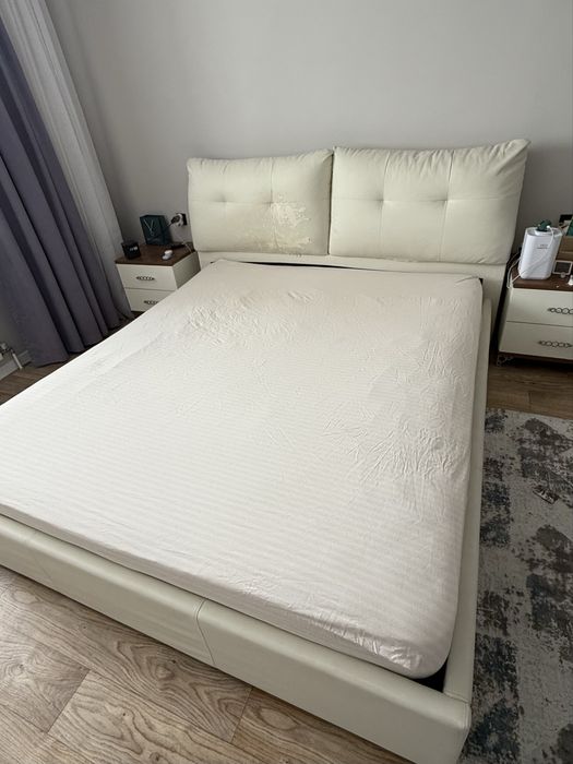 Кровать двуспальная