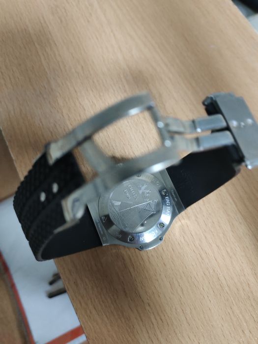 Продается часы Hublot