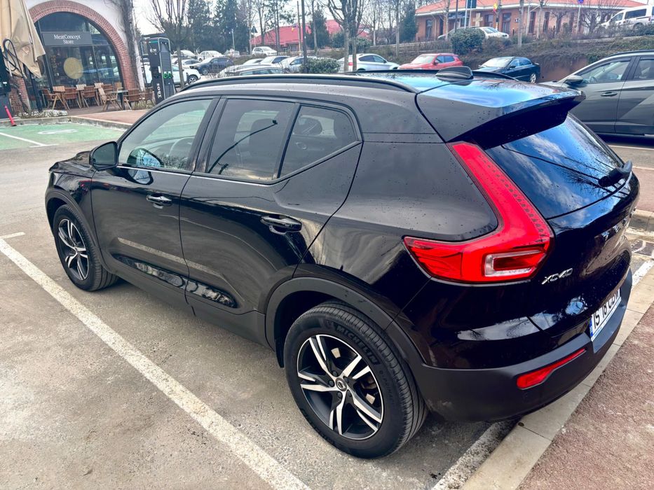 Volvo XC40 B4 AT8 ADW Mild Hybrid R-Design